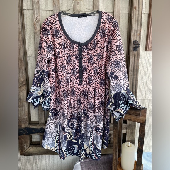 Reborn Tops - 🔥 Tunic top, multi color, size 1X, REBORN